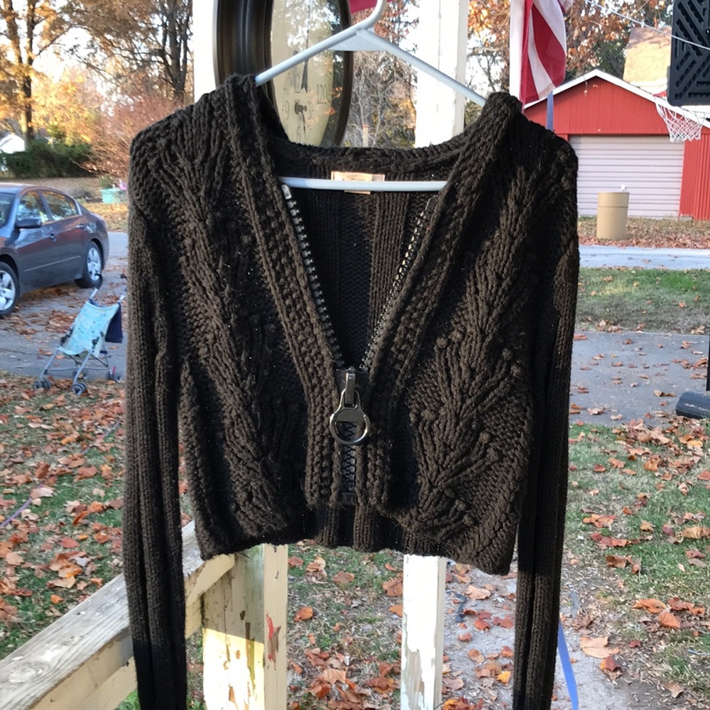 Zip up cropped hooded sweater